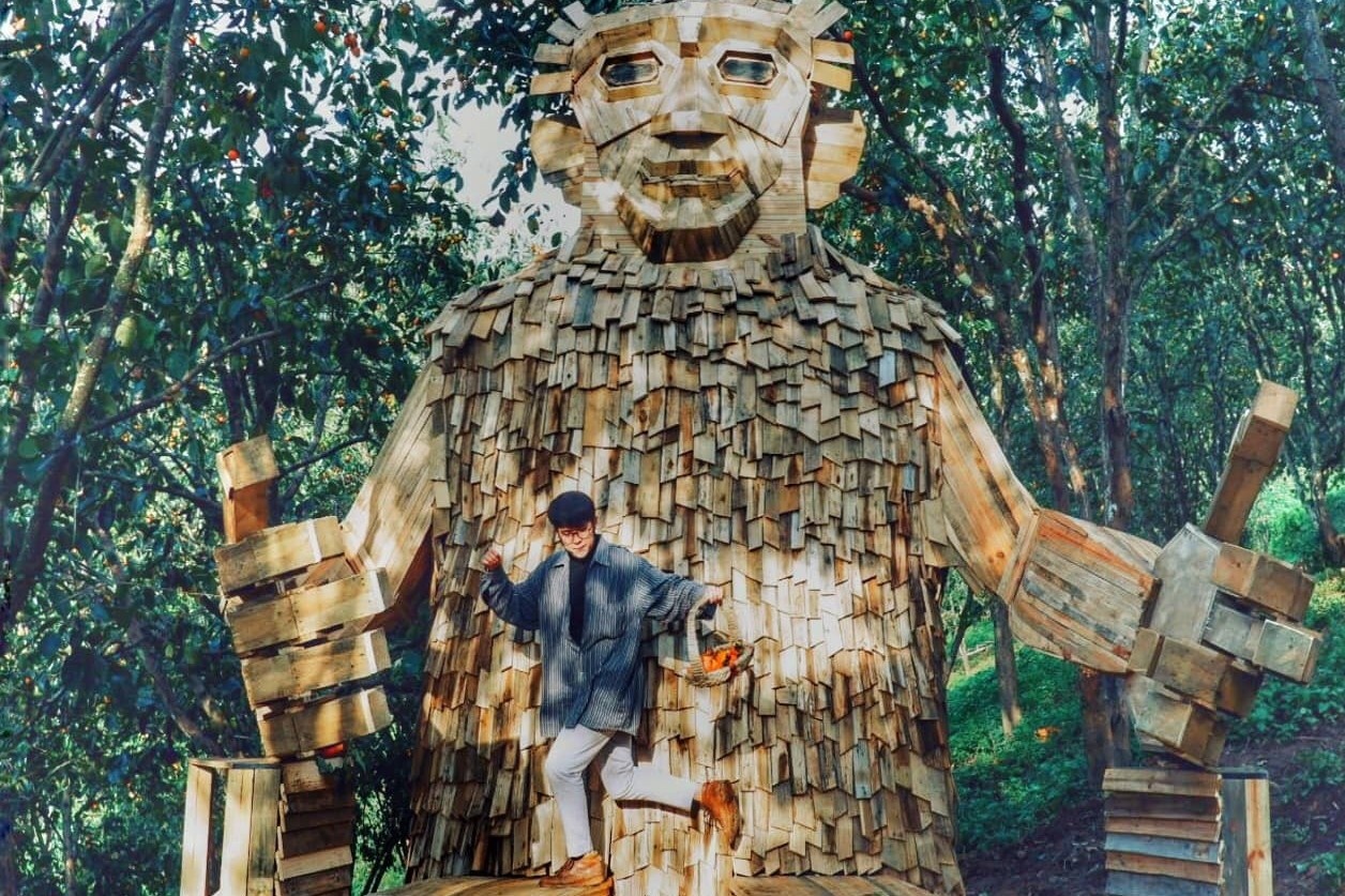 Tuong quai vat go o Da Lat hinh anh