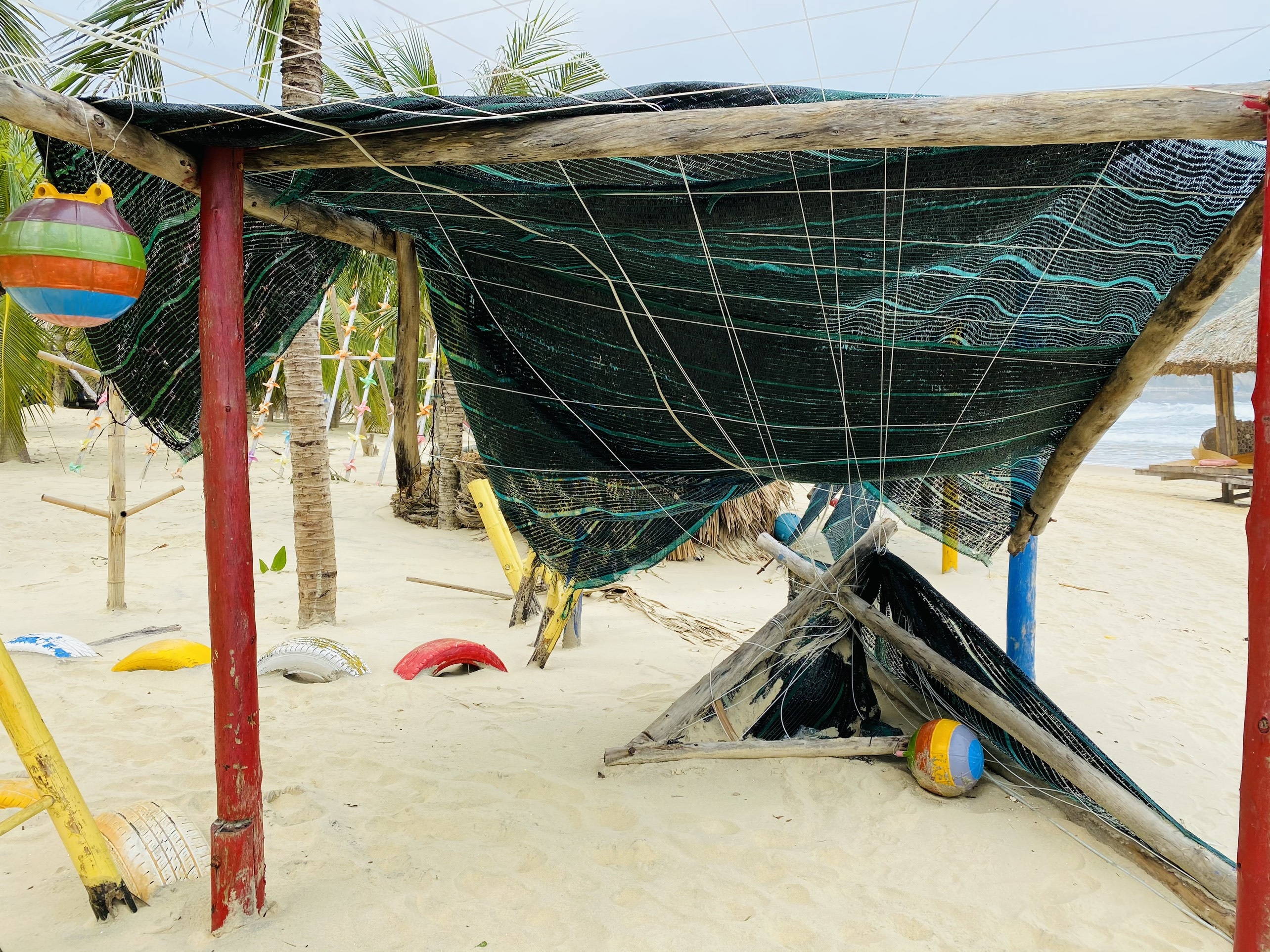 Kỳ Co tan hoang sau bão ảnh 3 Ky Co tan hoang sau bao anh 3