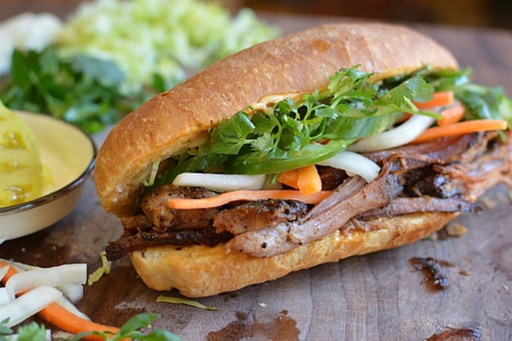 Lam banh mi thit nuong nhu ngoai tiem hinh anh