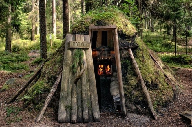 Khach san noi du khach ngu trong leu dat hinh anh