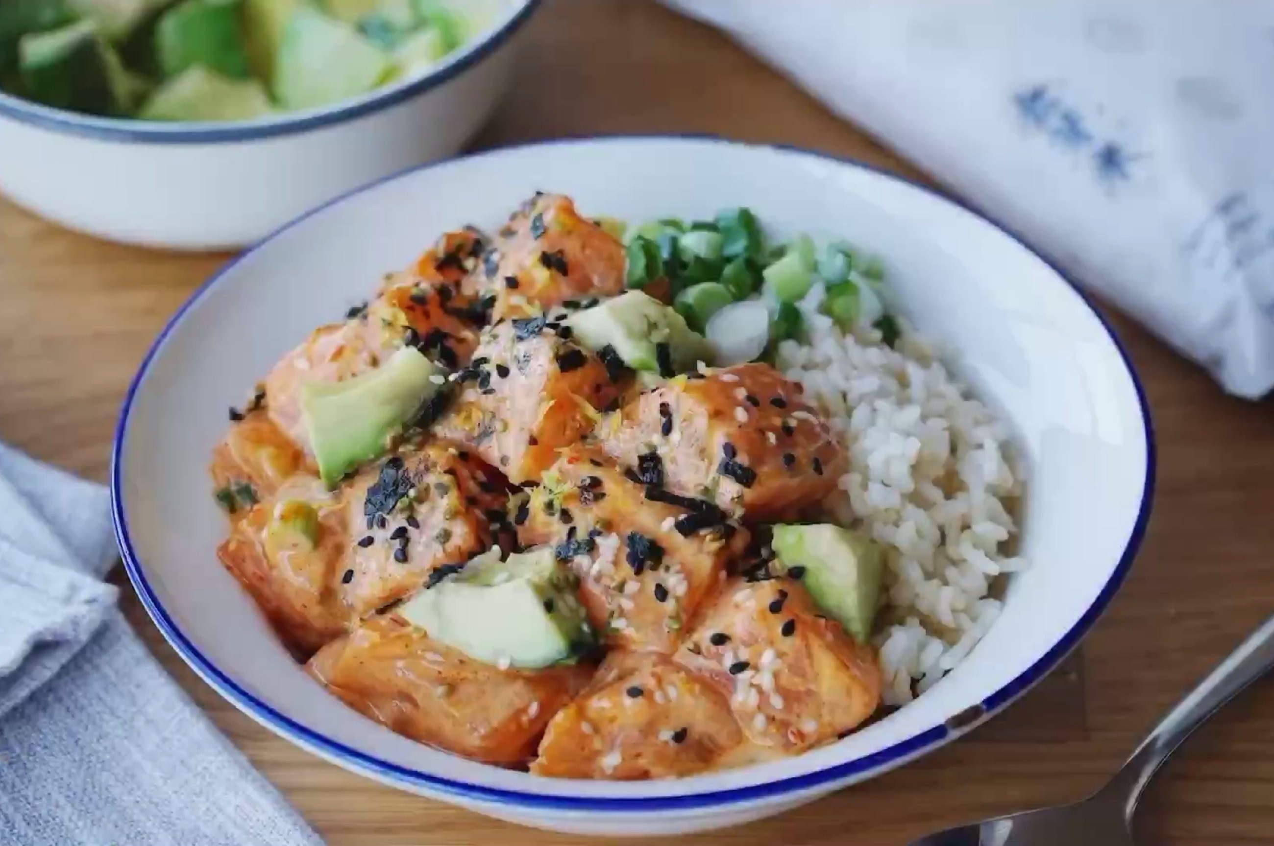 Cach lam com ca hoi sot mayonnaise kieu Nhat hinh anh