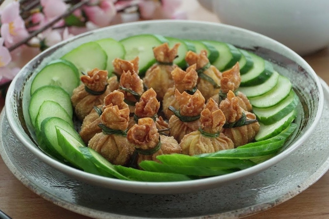 Lam hoanh thanh chien gion nham nhi bua xe hinh anh