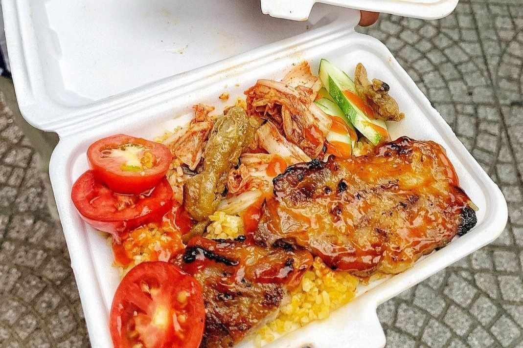 Con duong am thuc binh dan Hai Ba Trung hinh anh