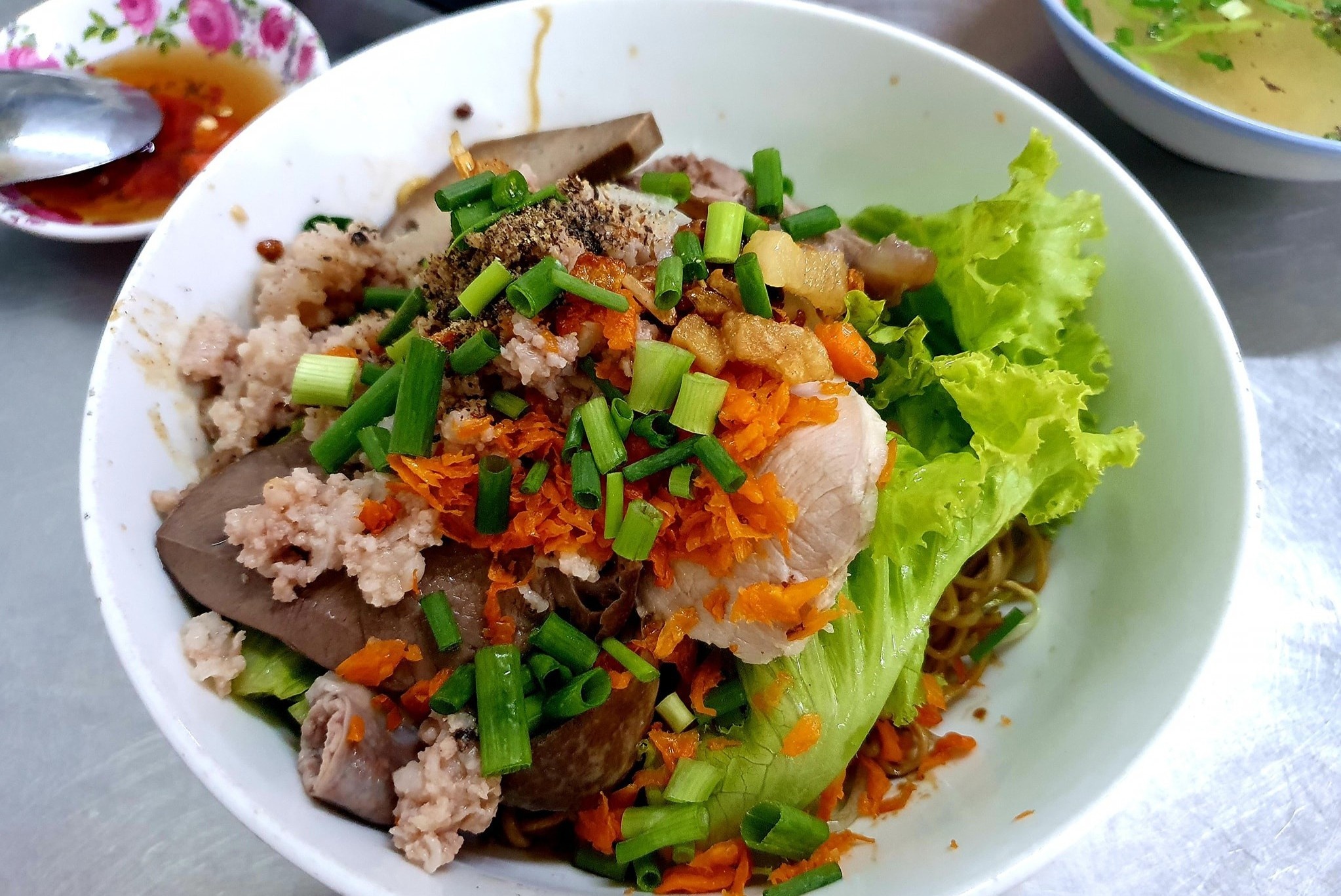 Dia chi thuong thuc hu tieu quan 4 hinh anh