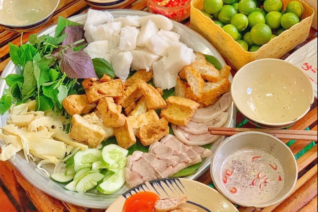 Dia chi thuong thuc bun dau mam tom o quan 1 hinh anh