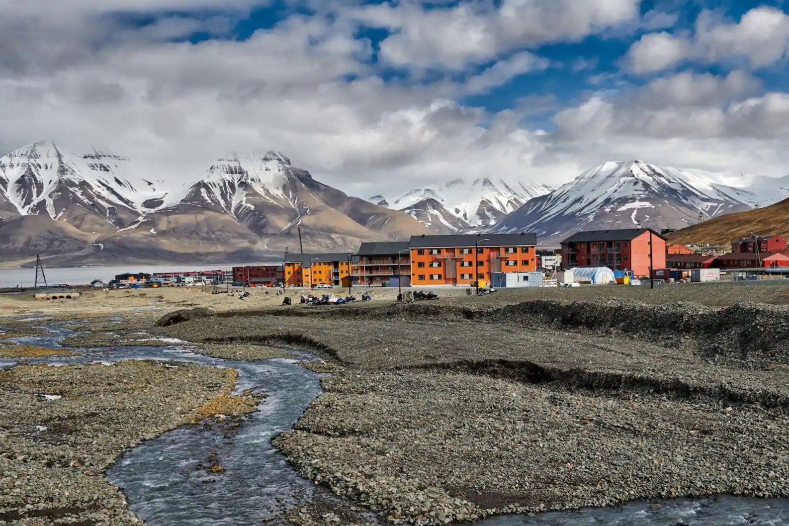 Noi mat troi khong lan suot 4 thang trong nam hinh anh