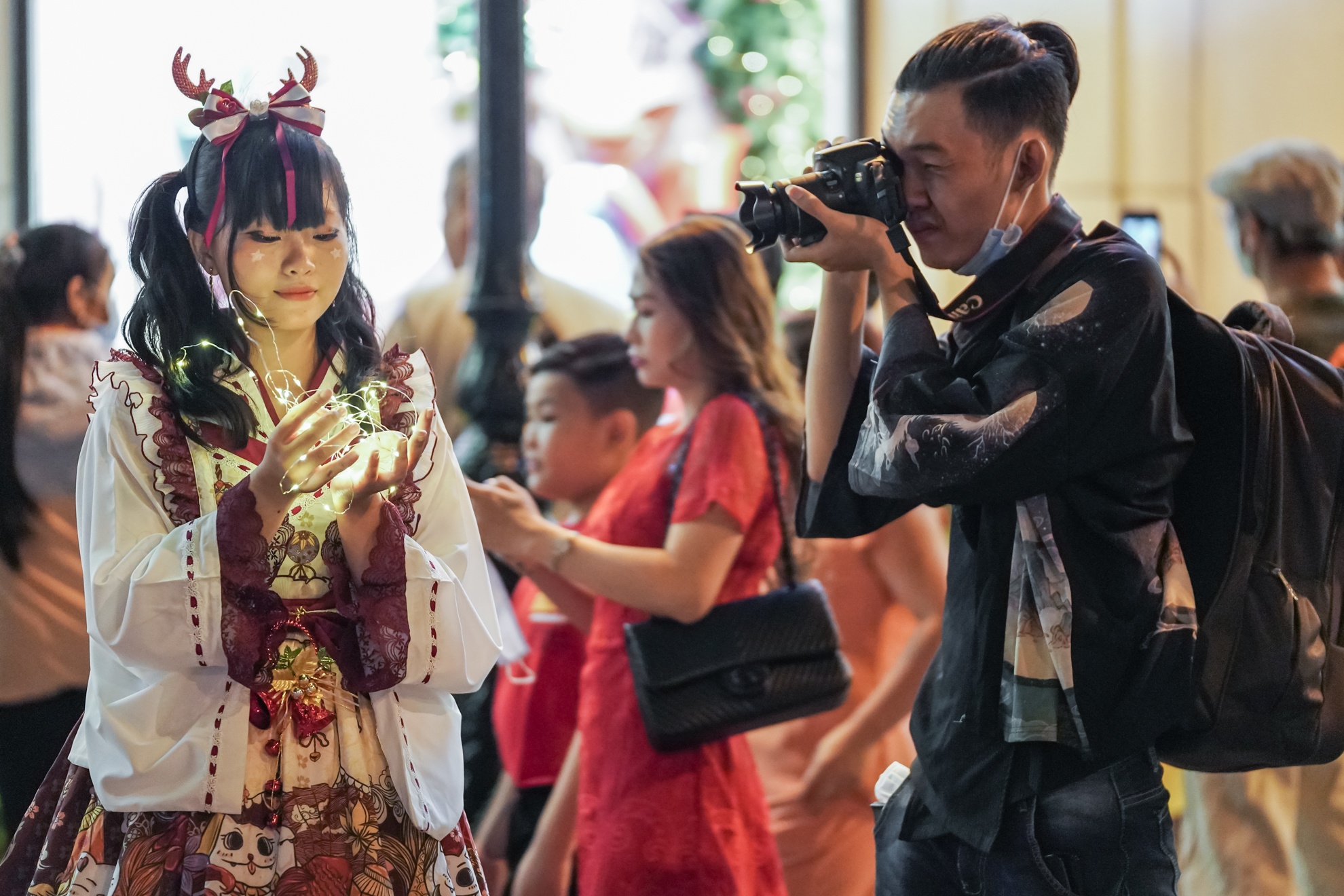 khong khi giang sinh o trung tam thuong mai TP.HCM anh 3