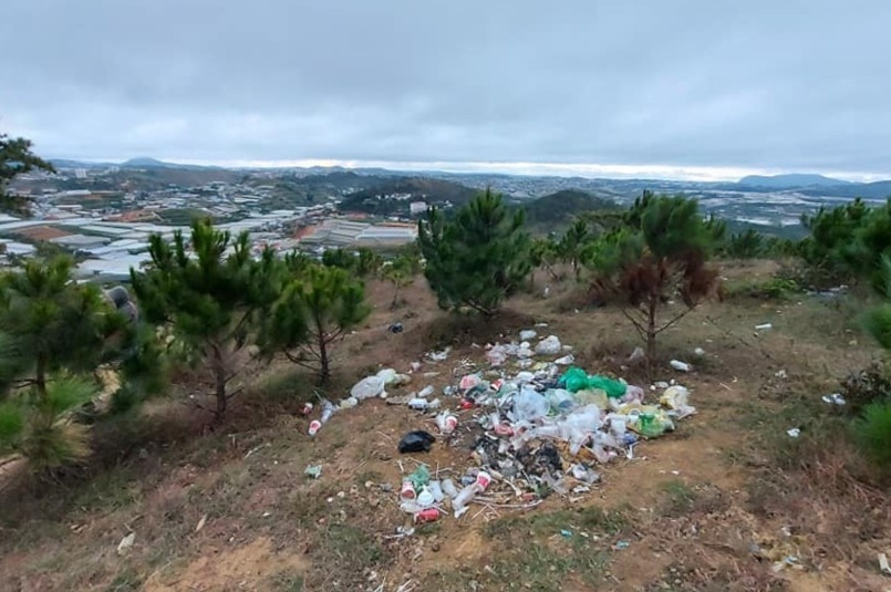 Khach buc xuc chuyen doi Da Phu ngap rac hinh anh