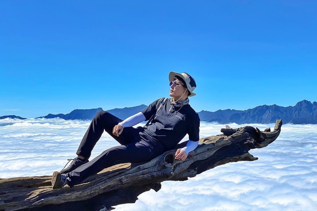 Ngam bien may o nui Lao Than hinh anh