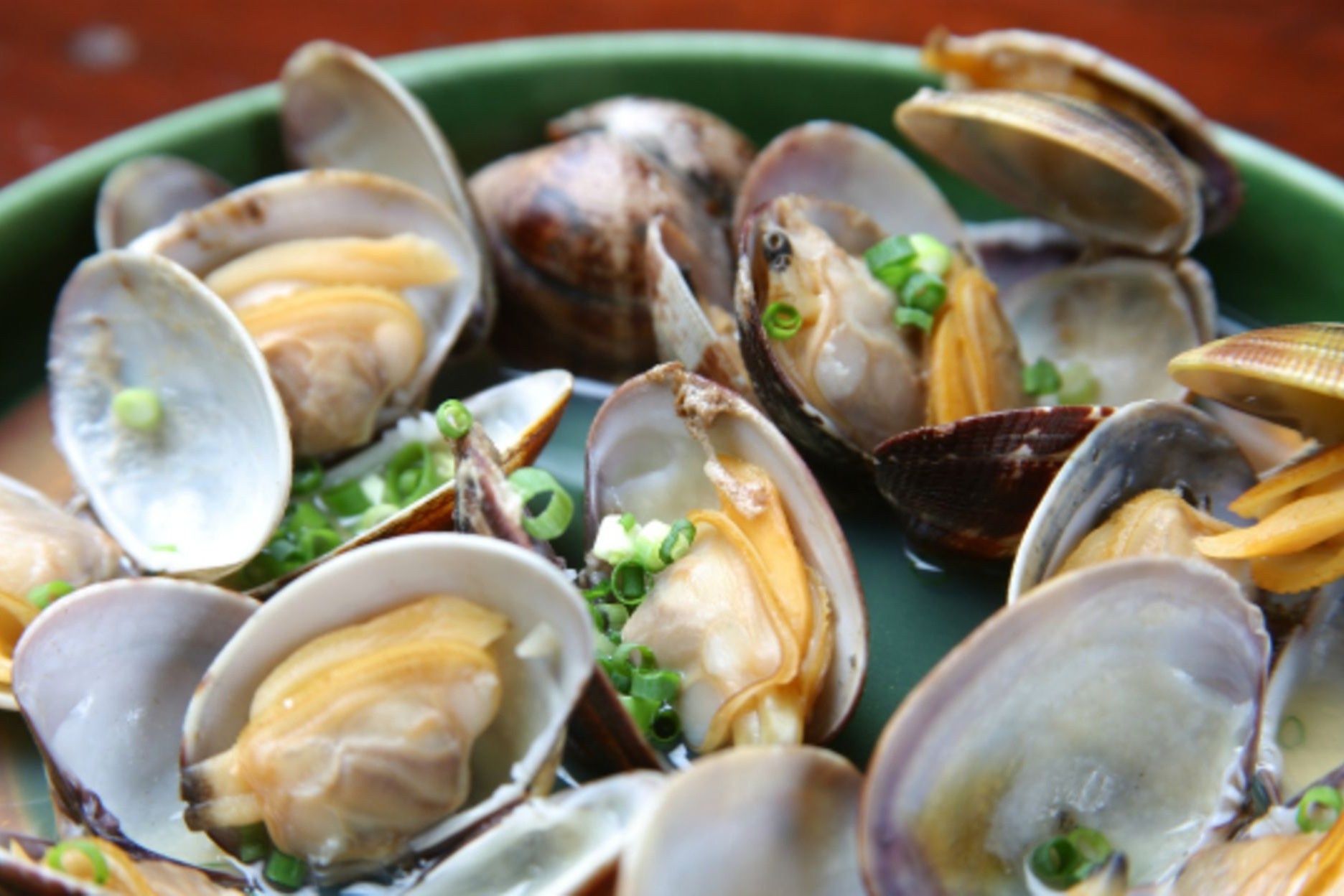 Cach khai thac ngheu cua nguoi Han Quoc hinh anh