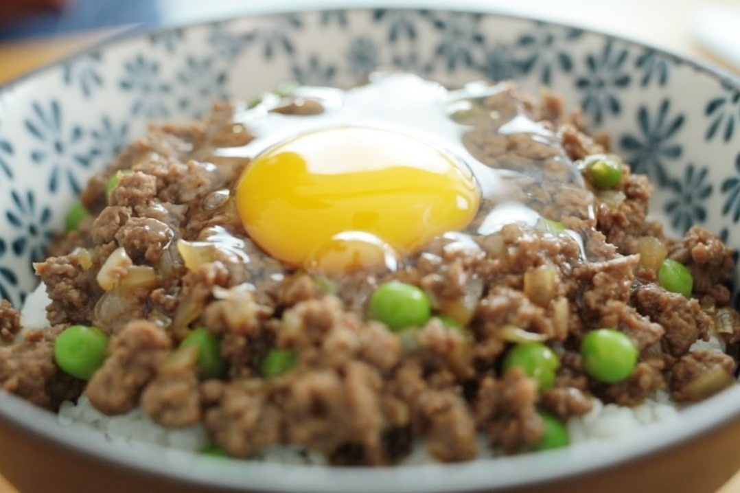 Lam thit bo bam an cung com nong hinh anh