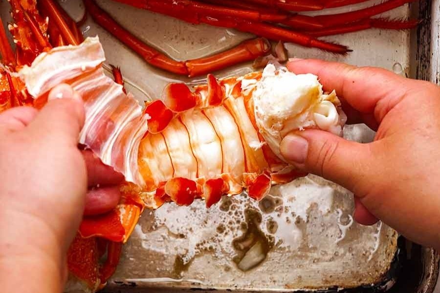 Meo tach vo tom hum khong sot thit hinh anh