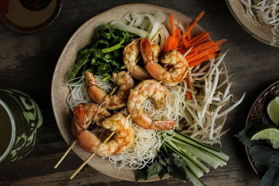 Cong thuc lam bun tom nuong hap dan hinh anh