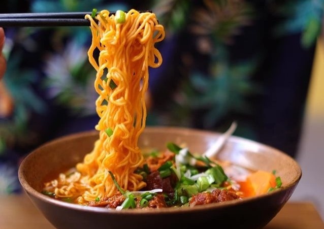 An gi tren duong Nguyen Thi Minh Khai? hinh anh