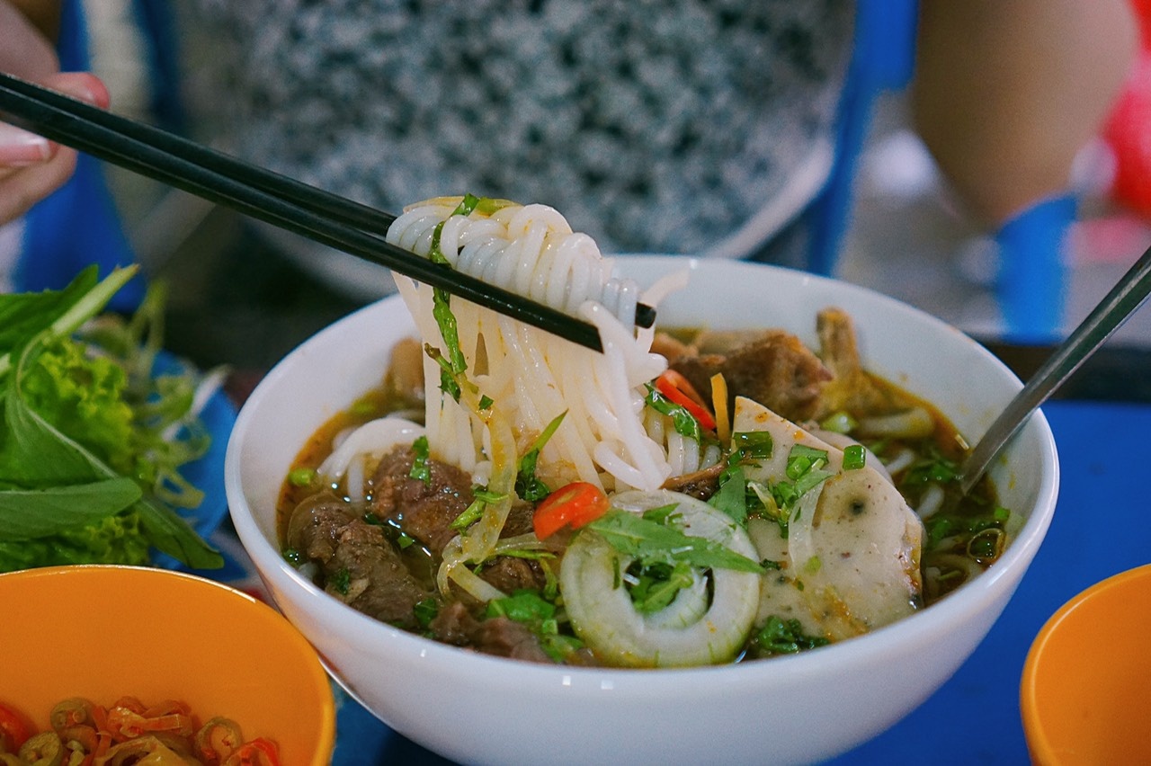 bun bo Hue o TP.HCM anh 4