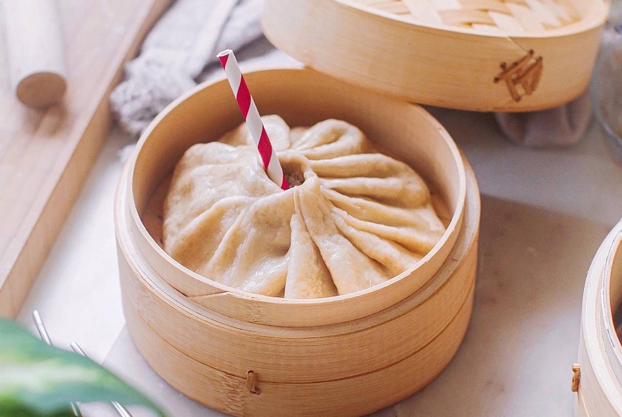 Thu banh bao sup bang ong hut trong nha hang sao Michelin hinh anh