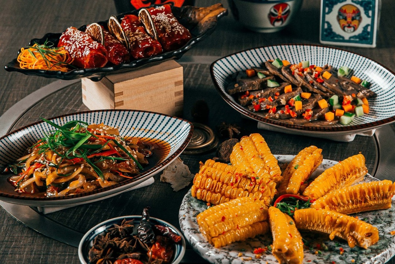 An trua cung dong nghiep o quan 1 hinh anh