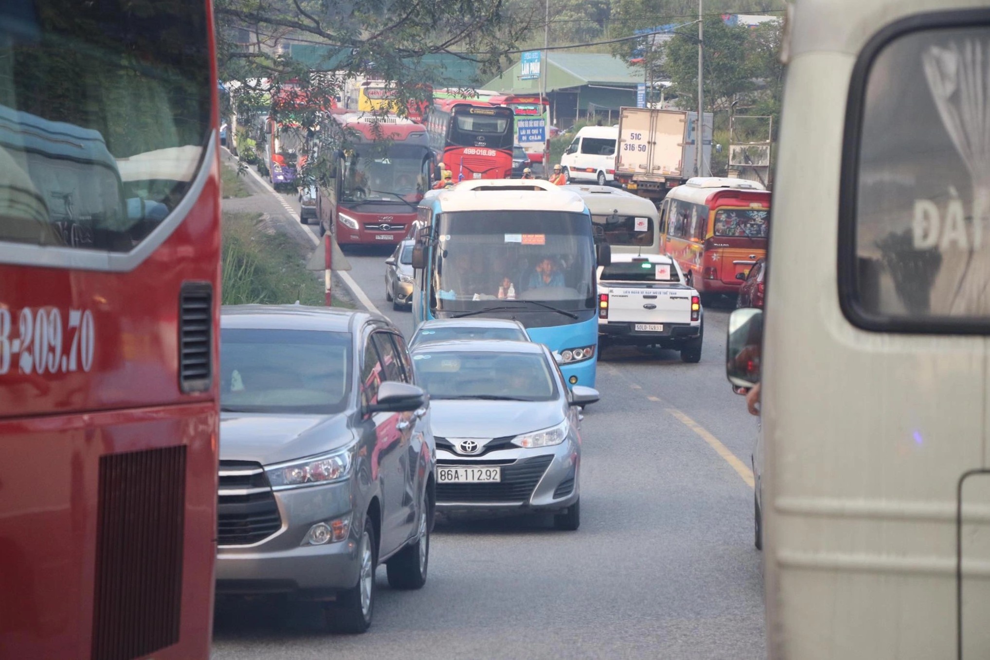 ‘Di 2 tieng, nhich duoc 1 km khi len Da Lat’ hinh anh