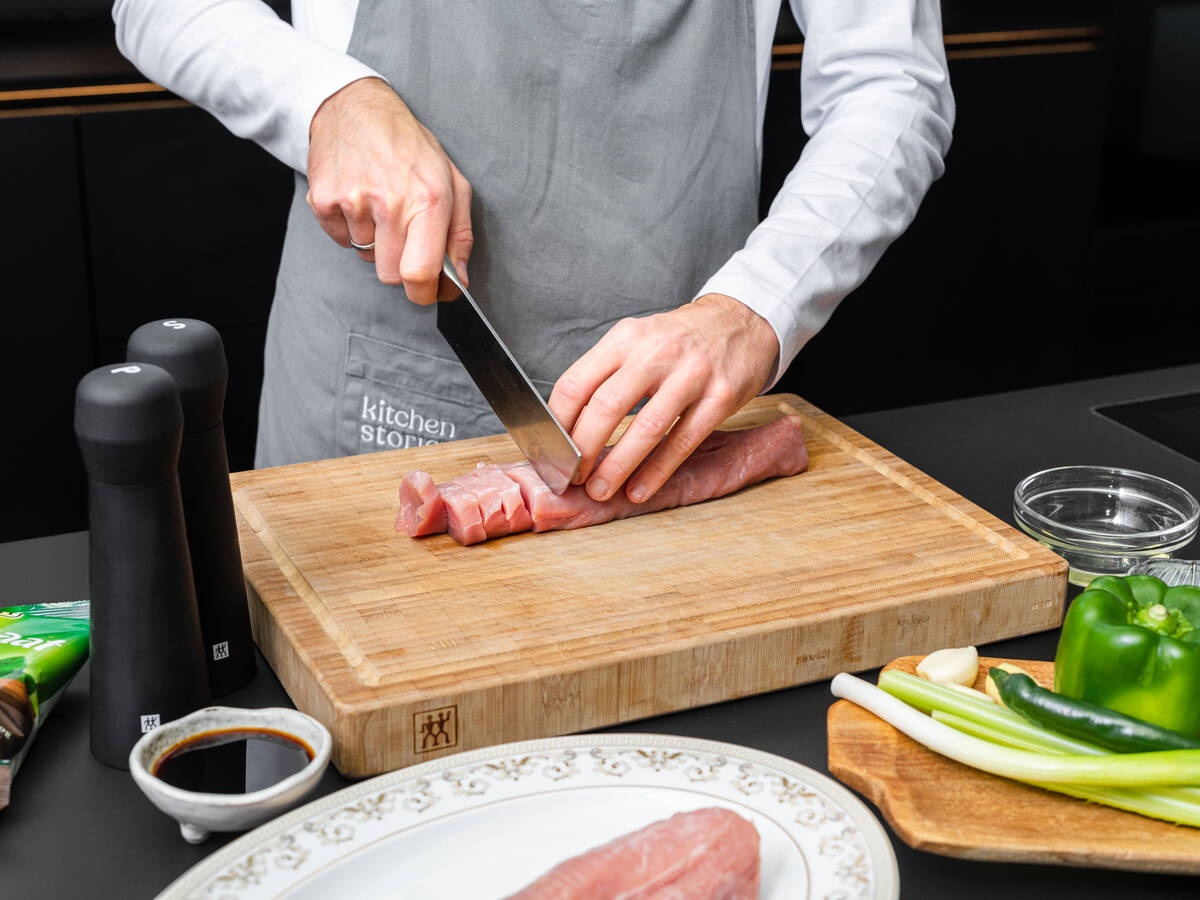 thit heo xao ca rot anh 1