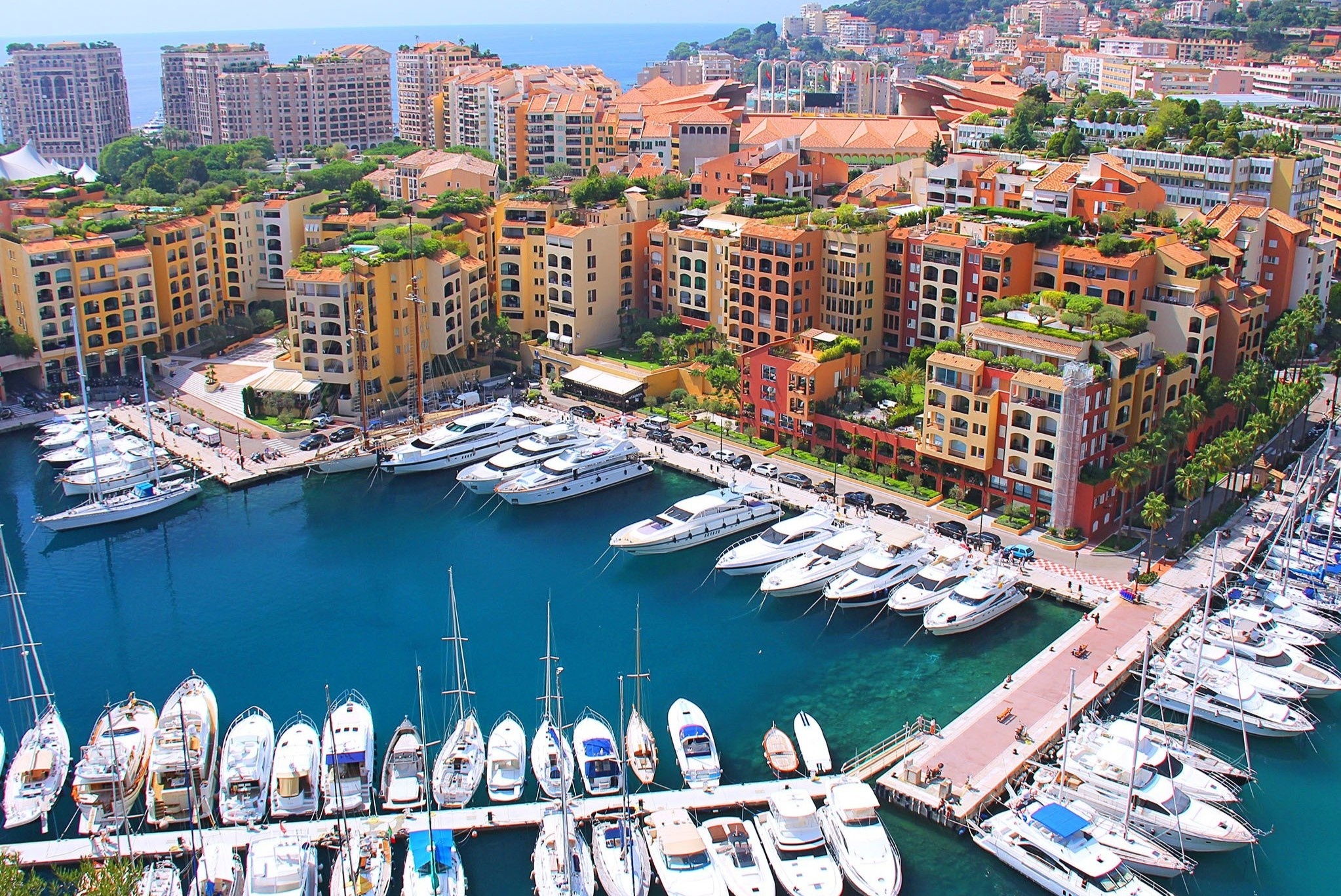 Quoc gia rong 2 km2 la diem den cua gioi sieu giau hinh anh