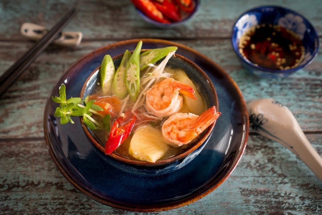 Canh chua doc mung nau tom ngon com ngay he hinh anh