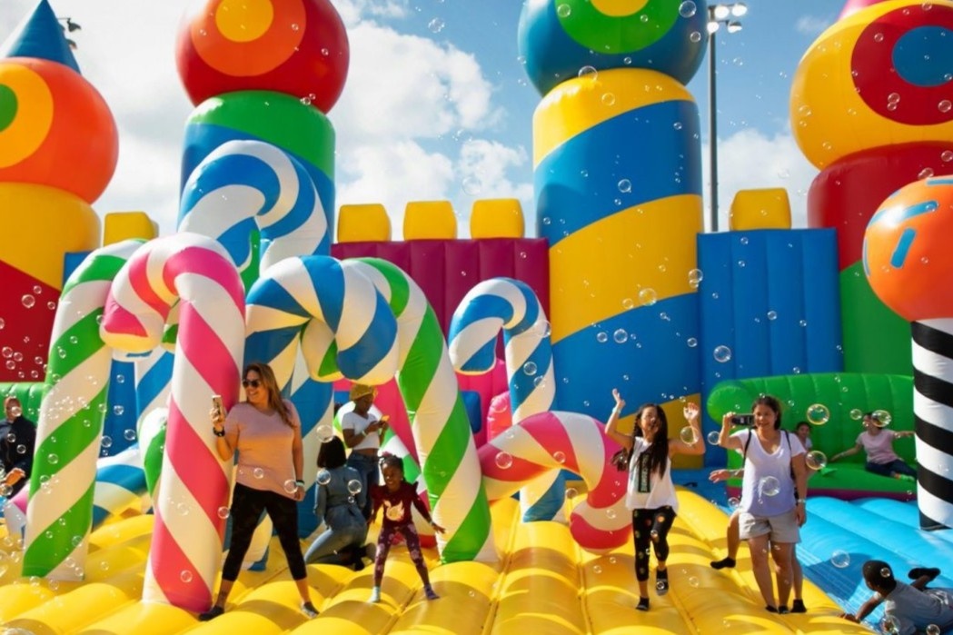 Lau dai hoi dut neo, bay len gan 10 m hinh anh