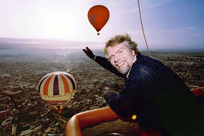 Gioi sieu giau lam gi de mua vui? hinh anh