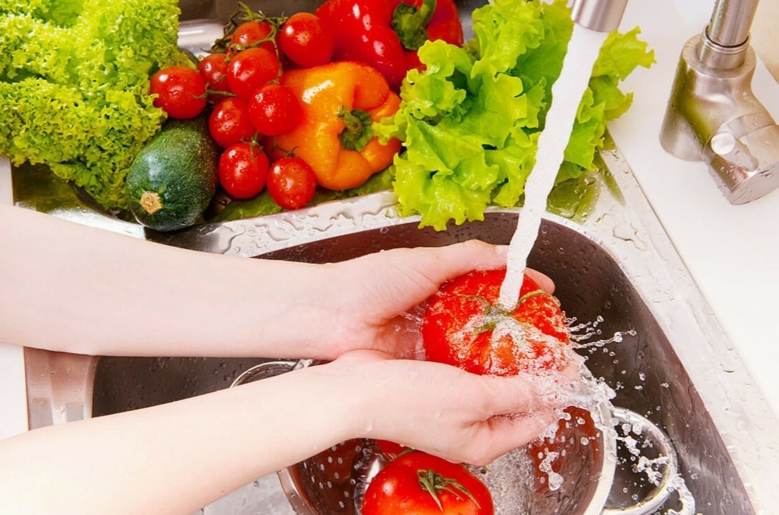 Meo rua thuc pham dung cach hinh anh