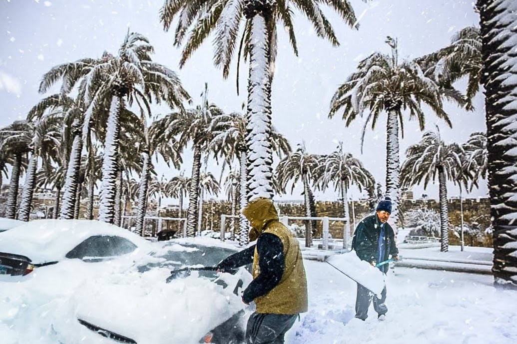 Nguoi dan thich thu khi tuyet roi o Brazil hinh anh