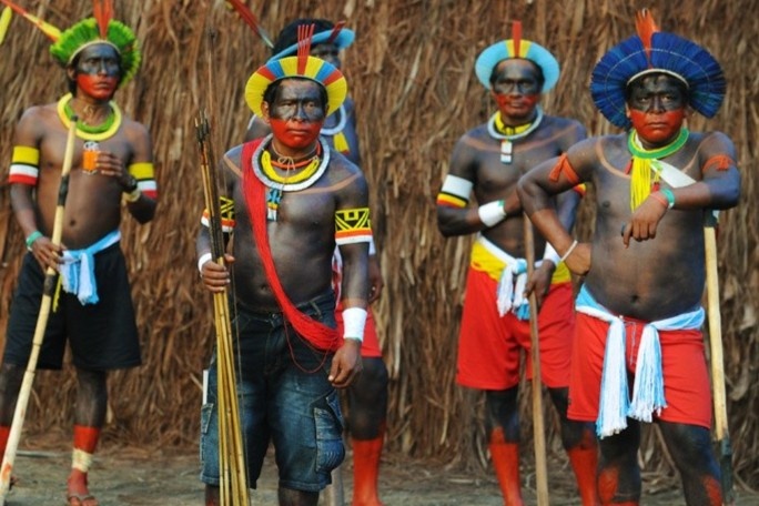 Bo toc 'chien dau' voi ong sat thu de the hien ban linh hinh anh