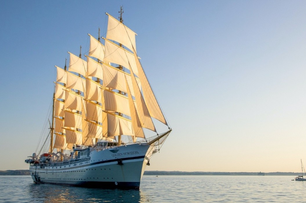 Chi 2.500 USD du lich tren thuyen buom lon bac nhat the gioi hinh anh