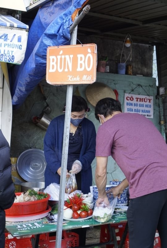Đà Lạt đông đúc ngày đầu mở cửa hàng quán ảnh 8 Da Lat dong duc ngay dau mo cua hang quan anh 8