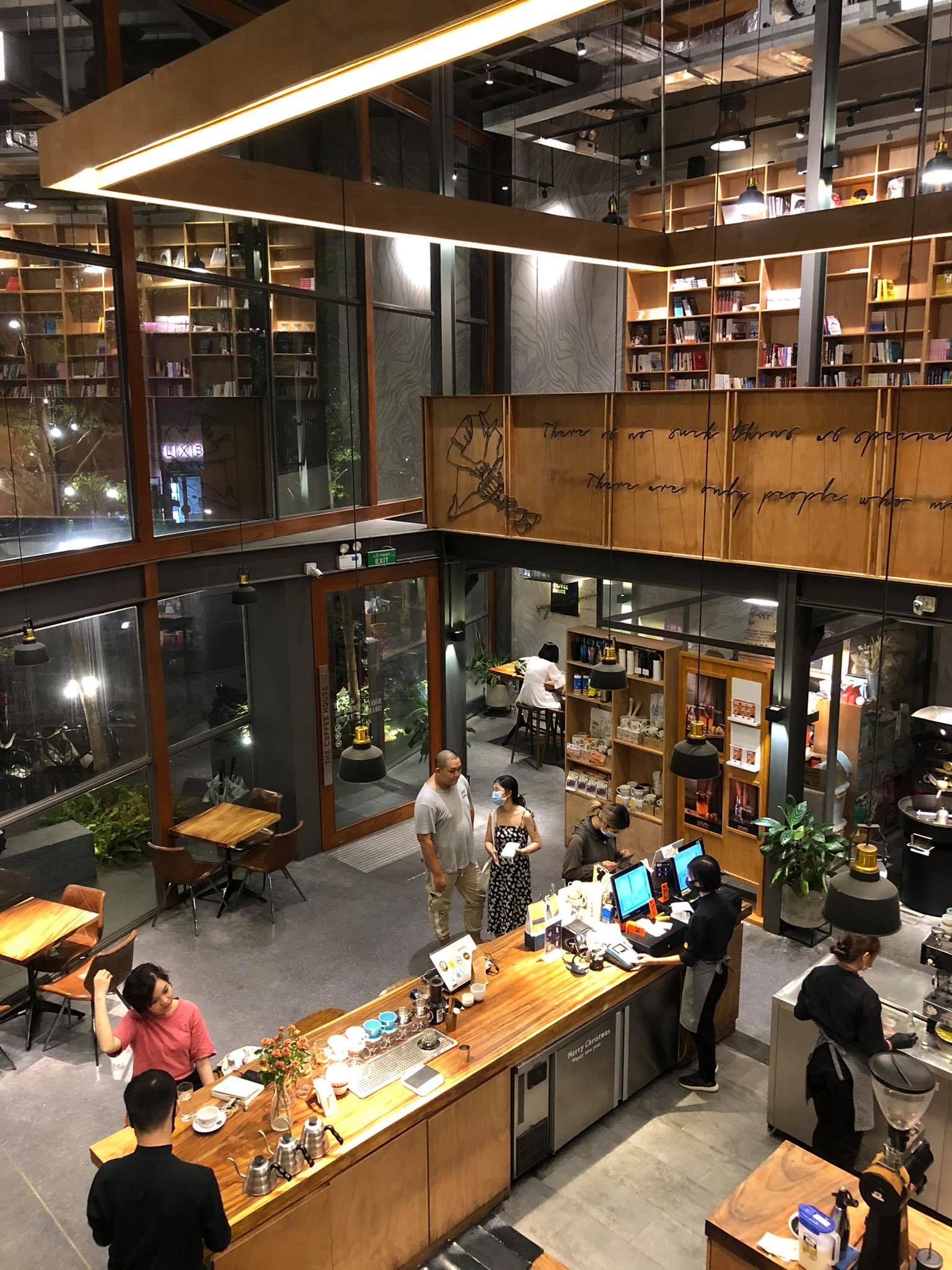 hang quan dong cua vi dich covid-19 anh 5