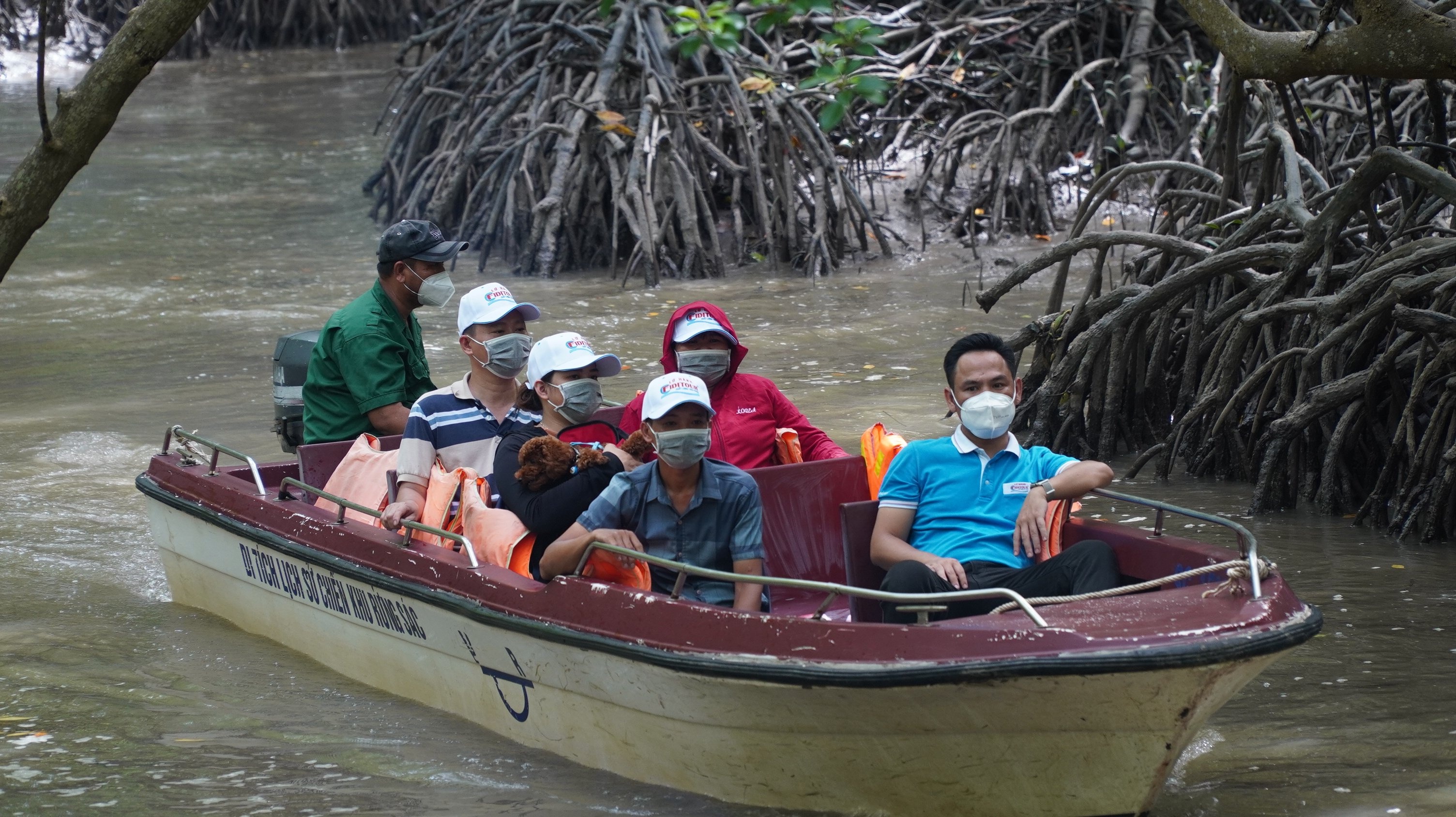 du lich khep kin sau dich anh 2