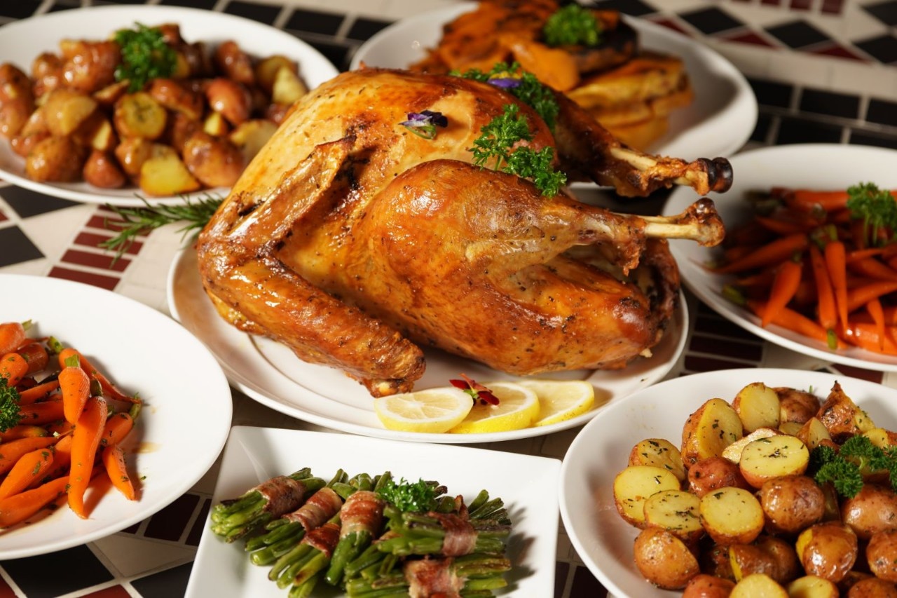 Dia chi to chuc tiec lang man dip cuoi tuan o TP.HCM hinh anh