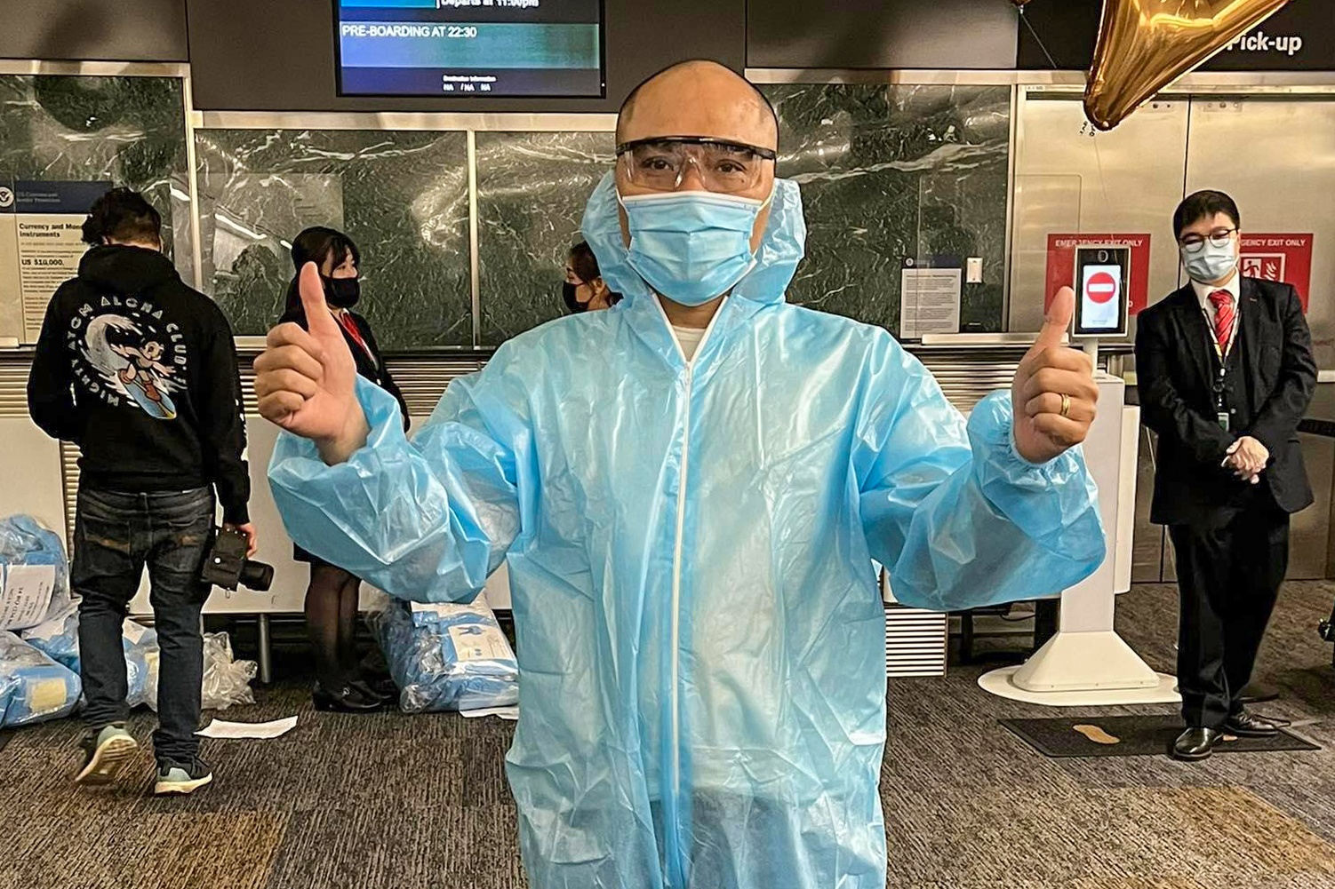 Toi ve Viet Nam tren chuyen bay thang dau tien tu My hinh anh