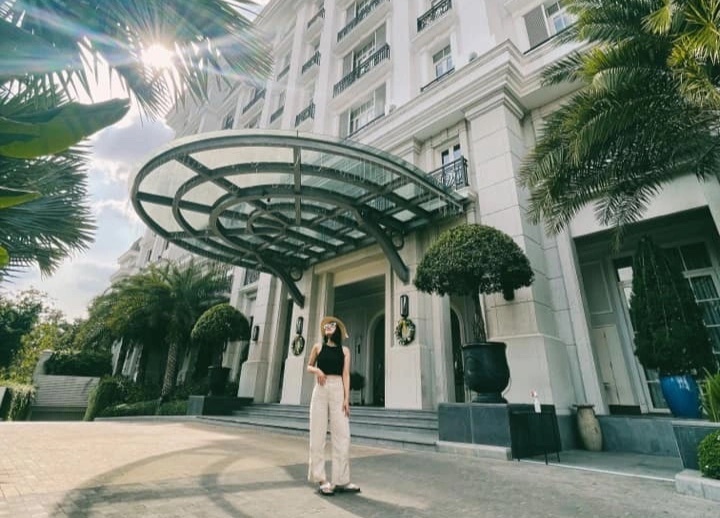 Nguoi tre chon du lich nghi duong, thich noi vang ve hinh anh