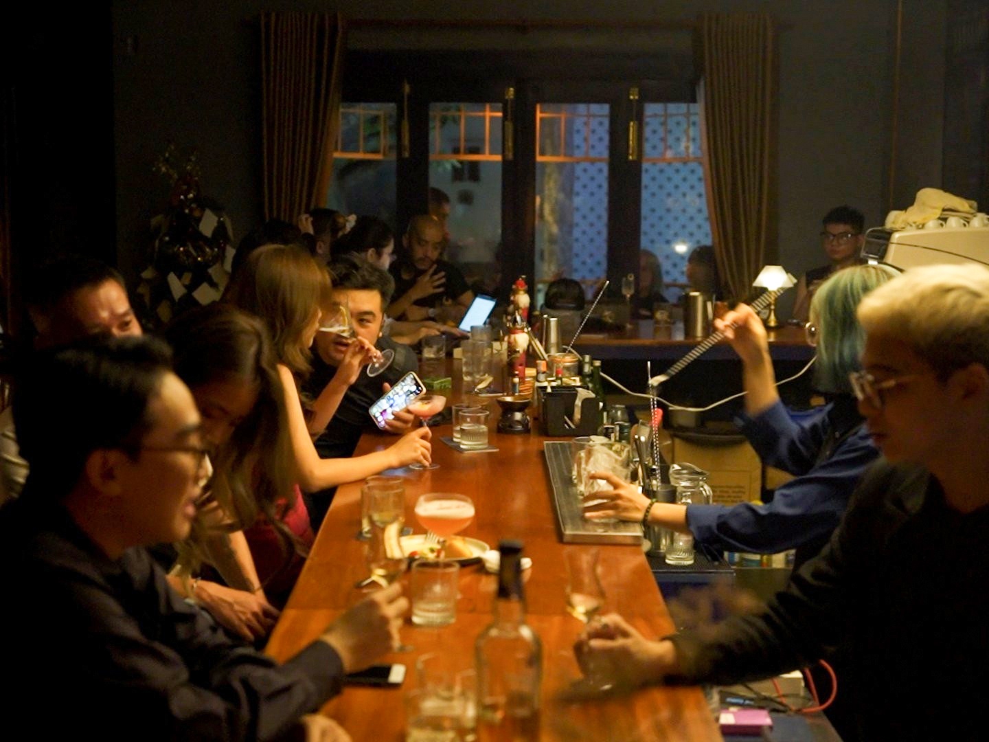 quán bar TP.HCM mở của ảnh 3 quan bar TP.HCM mo cua anh 3