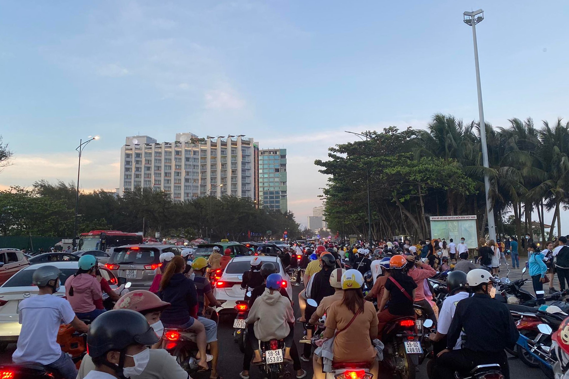 Vo mong khi di du lich mua Tet hinh anh