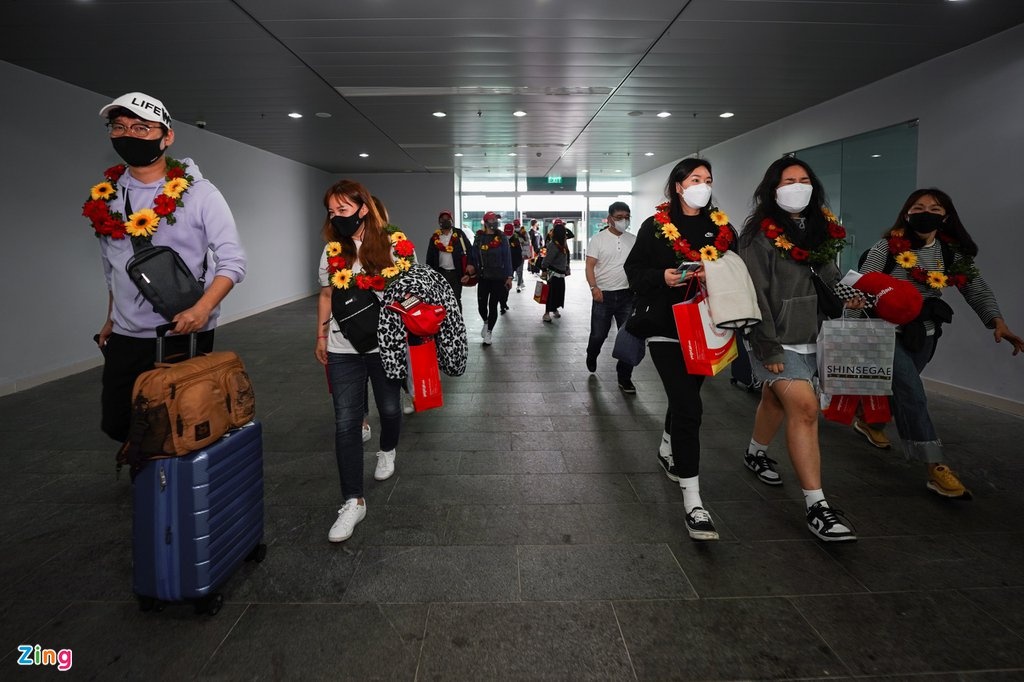 mo cua du lich anh 1