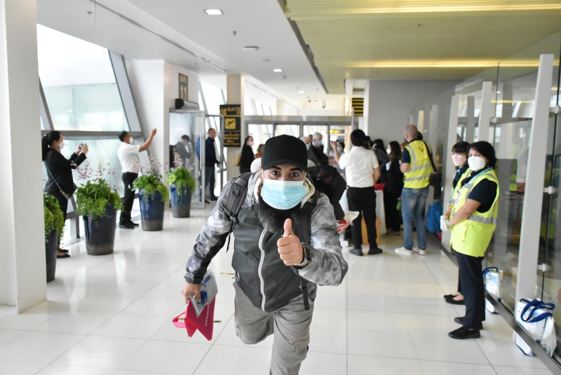 Bo yeu cau xet nghiem Covid-19 khi den Thai Lan hinh anh