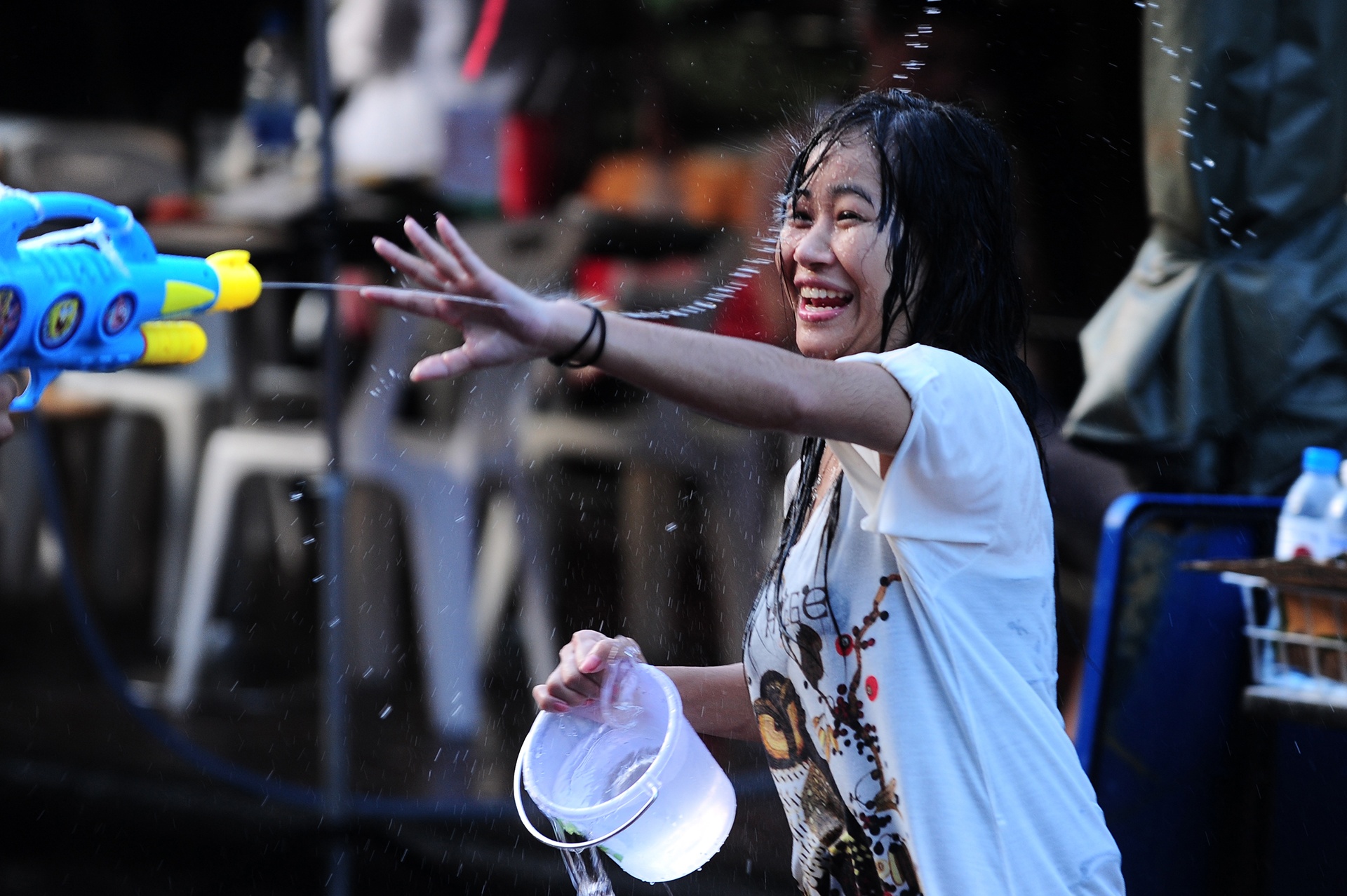 Tour di nuoc ngoai bung no tro lai hinh anh