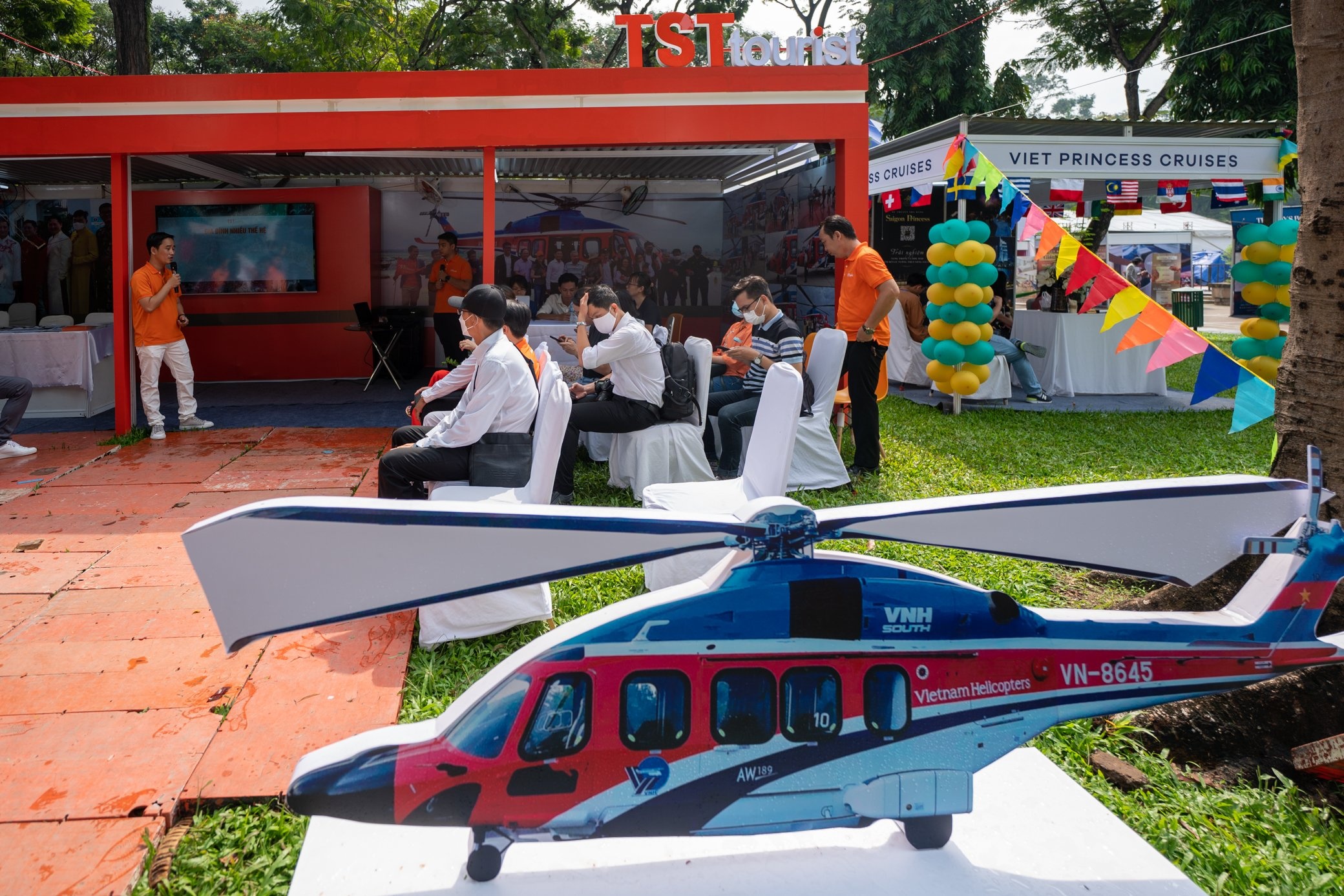 du lich he bung no anh 2