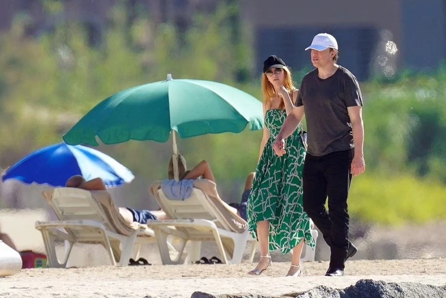 Hon dao xa hoa noi ty phu Elon Musk cong khai tinh moi hinh anh