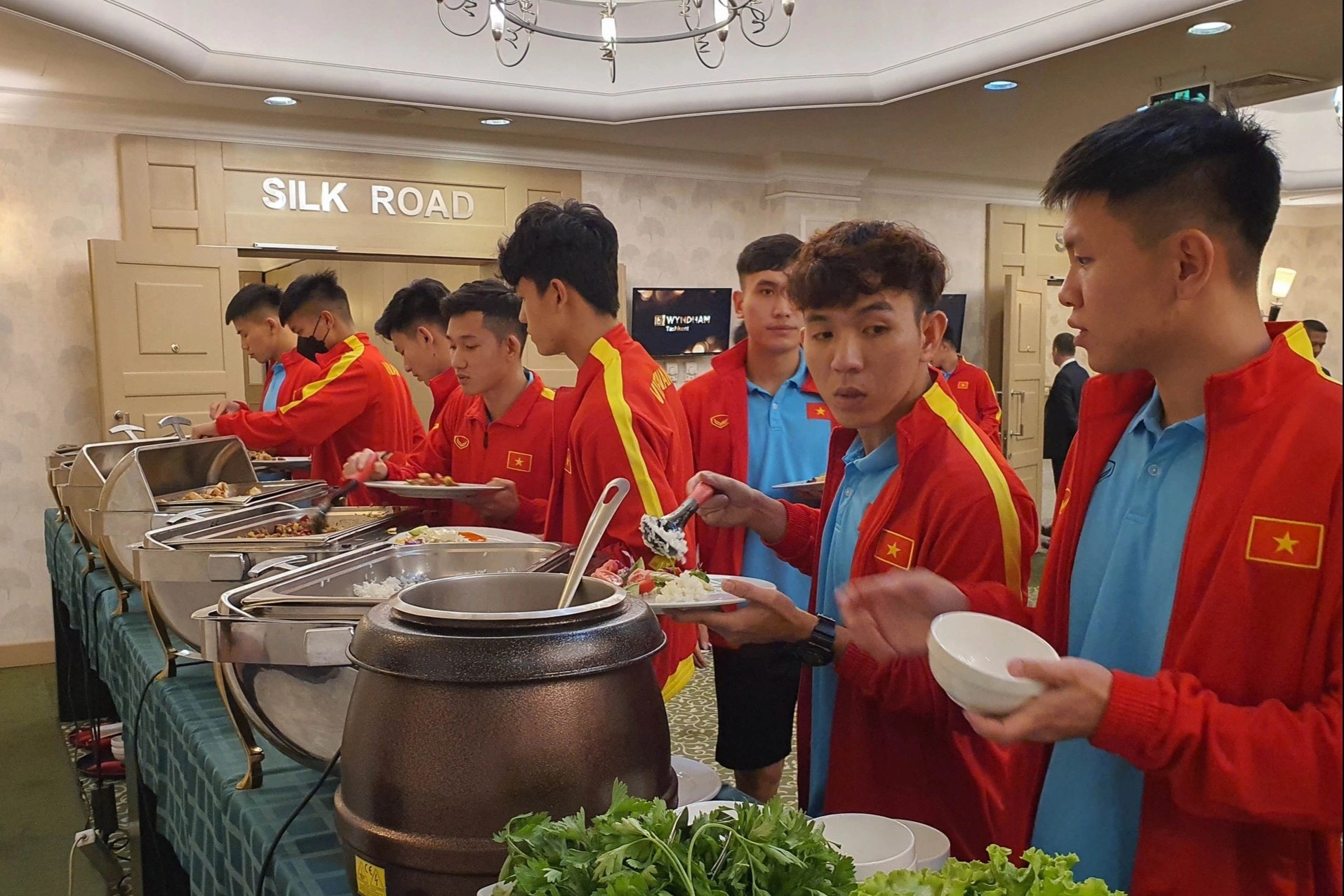 Khach san o Uzbekistan noi U23 Viet Nam tru quan hinh anh