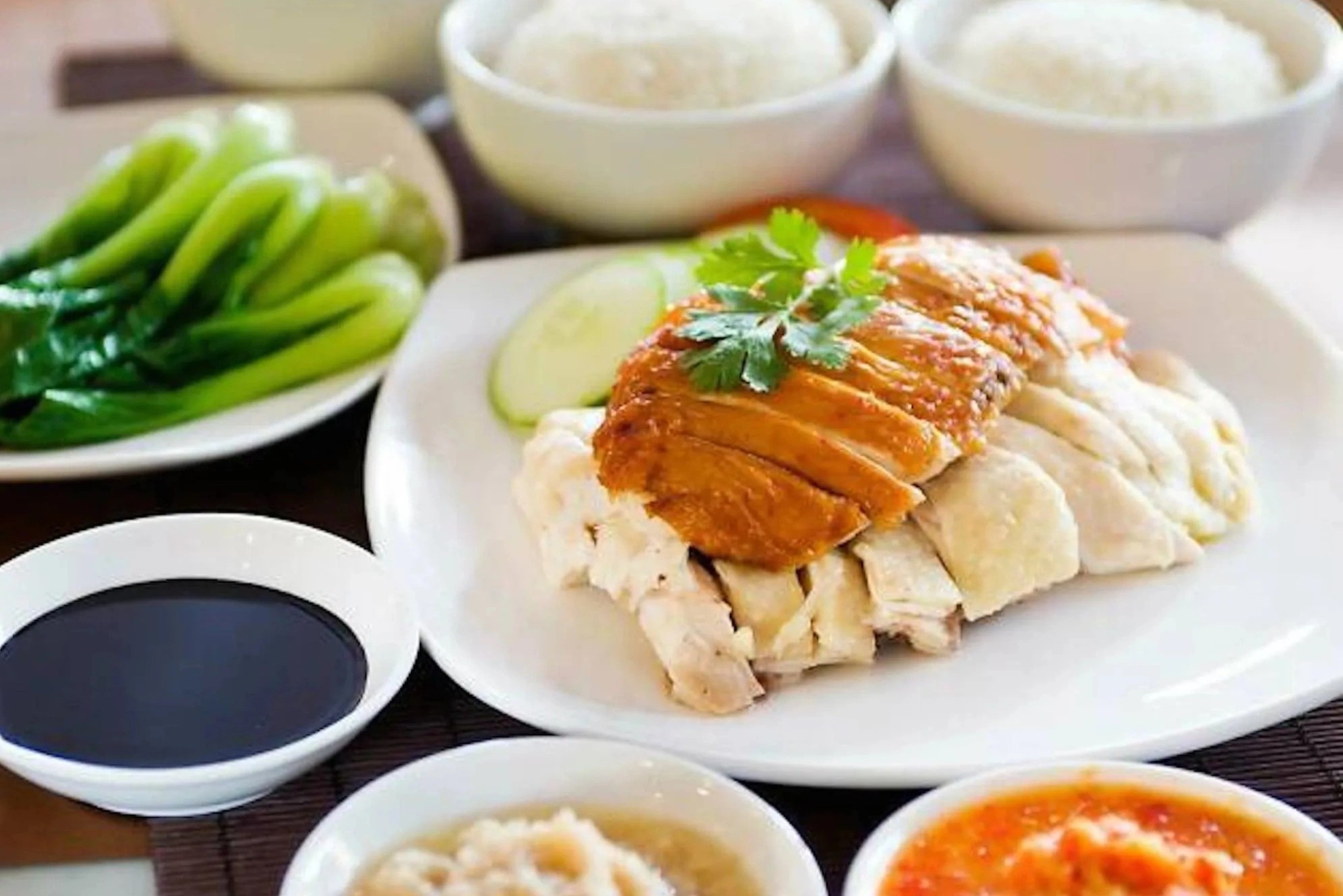 'Khung hoang com ga' o Singapore hinh anh