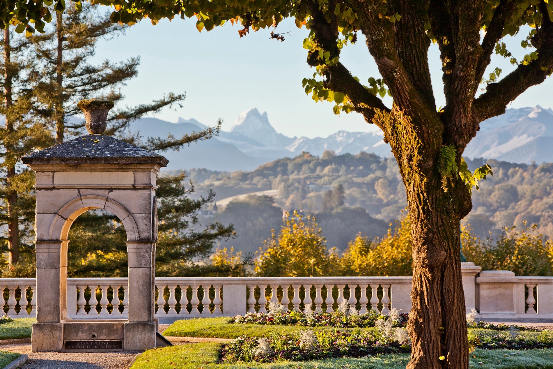 thanh pho Pau o Phap anh 6