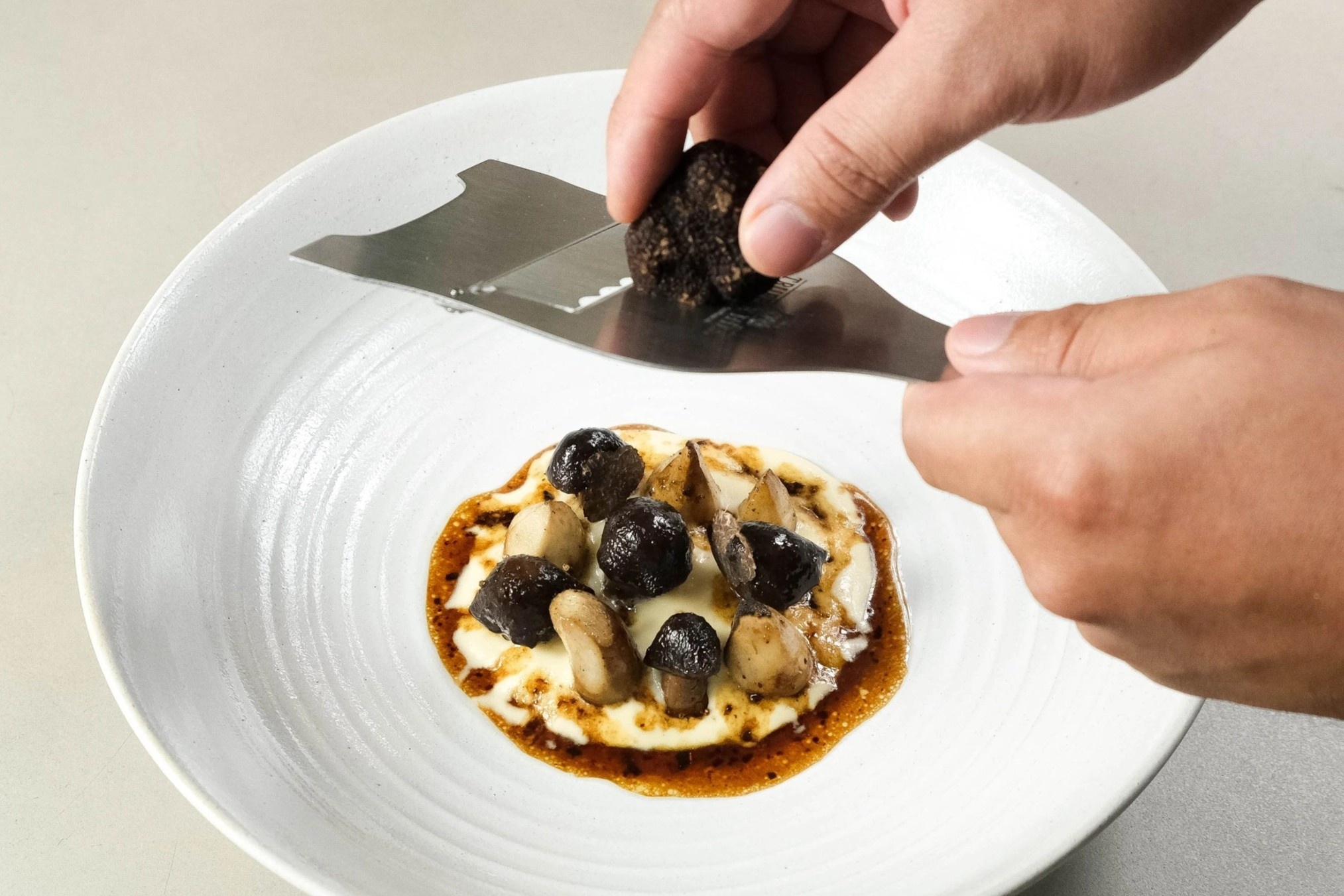 4 nha hang fine dining cho buoi hen ho o TP.HCM hinh anh
