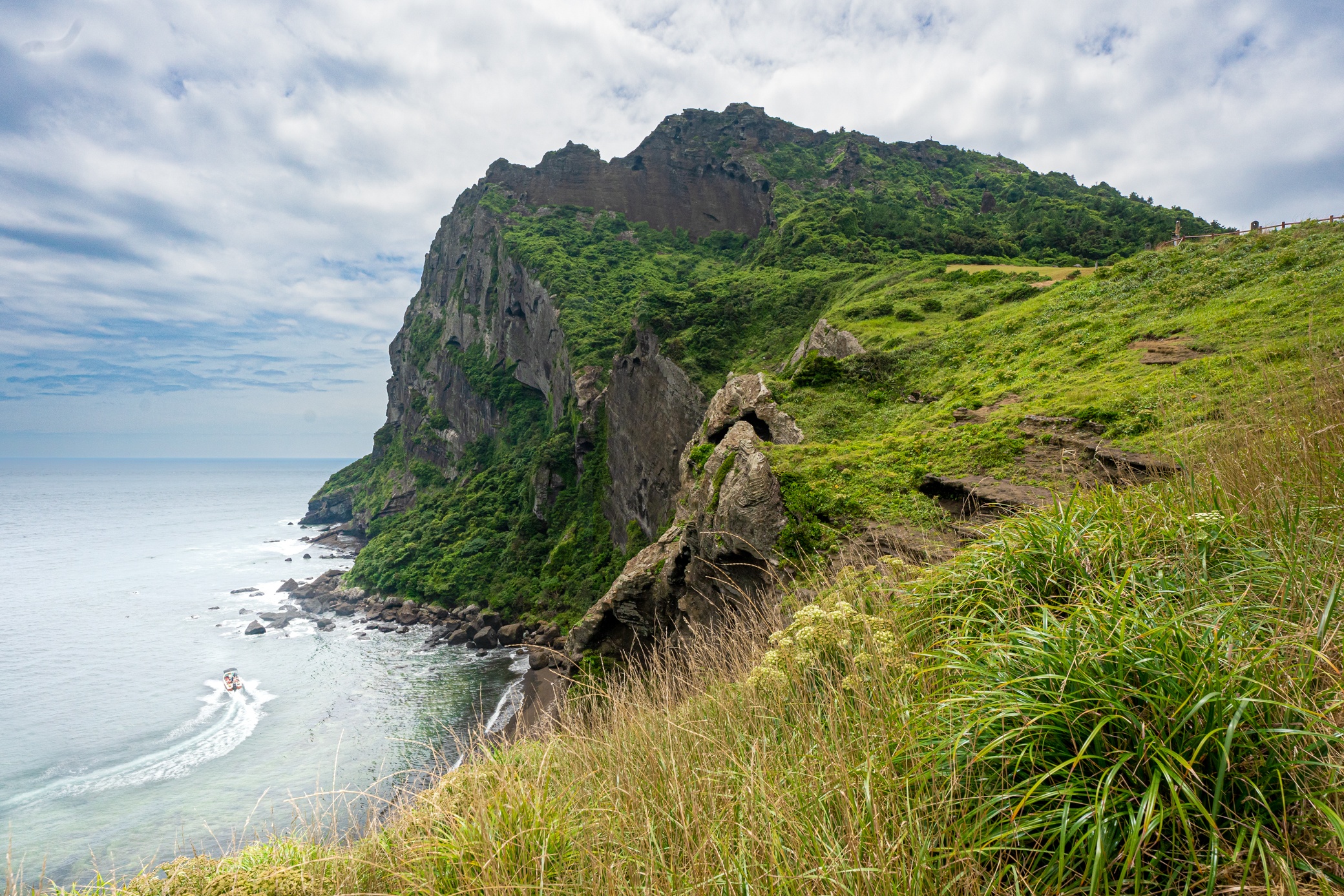 Leo nui, cheo thuyen kayak o Jeju hinh anh