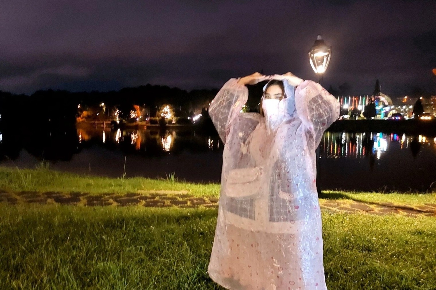 Doi mua va nhung trai nghiem du lich kho quen mua le hinh anh